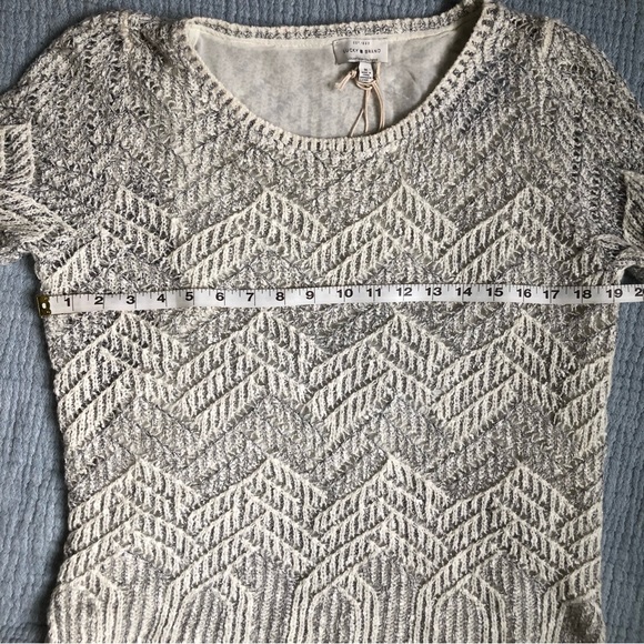 Lucky Brand Women’s Sweater Size Medium Chevron Layered White Grey Long Sleeve - Picture 11 of 16